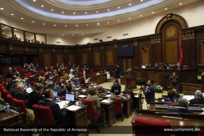 ԱԺ-ն ամբողջությամբ ընդունեց «Կառավարության կառուցվածքի և գործունեության մասին» և կից ներկայացված օրենքների փաթեթը