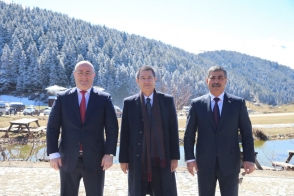Թուրքիայում հանդիպել են Ադրբեջանի, Թուրքիայի և Վրաստանի պաշտպանության նախարարները