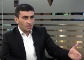 Սուտը, «գցելը», «ֆռռացնելը», «հարիֆացնելը», քծնանքը կարևորագույն տեղ են զբաղեցնում