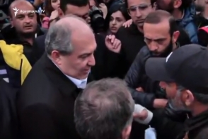 Հանրապետության հրապարակում հանրահավաքը․ Արմեն Սարգսյանը գնացել էր հրապարակ (տեսանյութ)