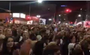 Գլենդելում հազարավոր հայեր դուրս են եկել փողոց (տեսանյութ)