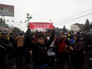 Երևանում, Գյումրիում և Վանաձորում տոնում են (տեսանյութ)