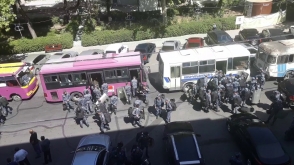 Ոստիկանական ուժեր են կենտրոնացրել Երևանում (տեսանյութ)