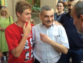 «Սասնա  Ծռեր»  խմբի անդամ  Մխիթար Ավետիսյանն ազատ է արձակվել կալանքից (տեսանյութ)