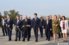 Премьер-министр Канады посетил мемориальный комплекс Цицернакаберд (видео)