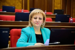 Депутат НС Рузанна Мурадян сложила свой мандат