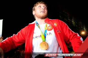 Артур Алексанян не вышел на борьбу за бронзовую медаль