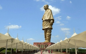 В Индии установлен самый большой памятник в мире (видео)
