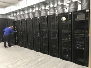 В Манчестере заработал суперкомпьютер, имитирующий мозг человека