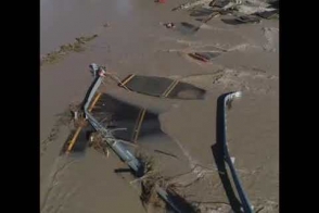 В Италии из-за наводнения обрушился мост