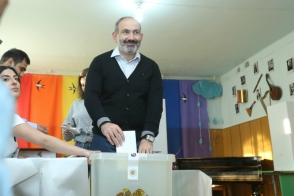 В РПА могут быть спокойны: Пашинян уже проголосовал
