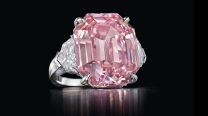 Уникальный розовый бриллиант продан за рекордную сумму