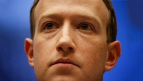 Цукерберг запретил сотрудникам «Facebook» пользоваться айфонами 