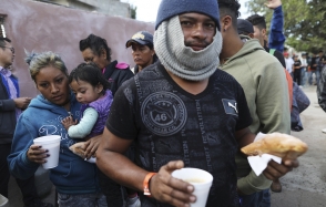 Новый караван мигрантов отправился из Сальвадора в США