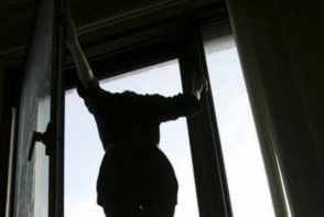 Բաքվում թմրամոլը կնոջը նետել է պատուհանից