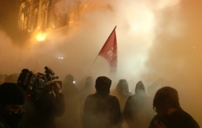 Протесты в Будапеште закончились столкновениями с полицией (видео)