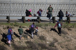 При попытке попасть в США через границу с Мексикой за год погибли более 260 человек