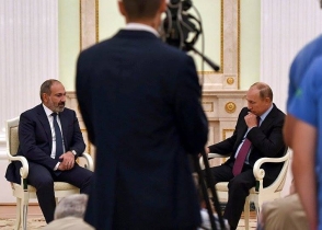 Что означало запоздалое поздравление Путиным Пашиняна