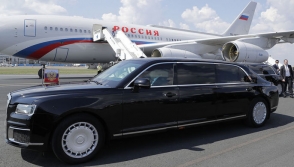 Путин прокатил Вучича на лимузине «Aurus»