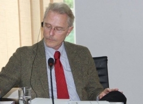 Нейл Макфарлейн