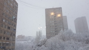 Երևանում առատ ձյուն է տեղում (լուսանկար)