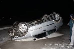 Երևան-Գյումրի ավտոճանապարհին «Nissan X-Trail»-ը շրջվել է. ուղևորը տեղում մահացել է