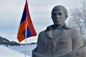 Если им мешает памятник Авагяну, то мы требуем снести памятник Сафарову – армяне Грузии