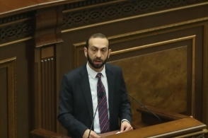 Не являюсь сторонником возвращения к полупрезидентской системе – Арарат Мирзоян (видео)