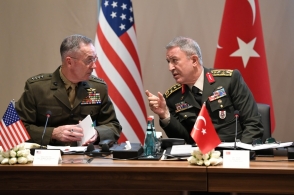 Министр обороны Турции отправится в США для переговоров