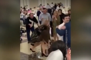 На свадьбе в Дагестане подружки невесты устроили драку