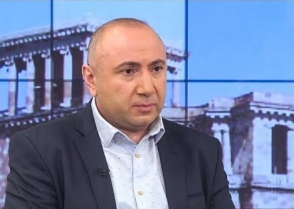 Выйти из плена «1-ых марта»