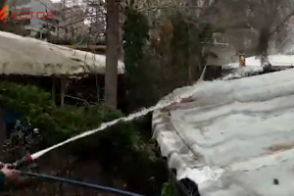 Ակցիայի մասնակիցները բենզին են լցրել սրճարանների վրա