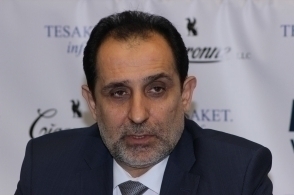 Գառը որ յոնջա ա ուտում, ուռում ա, իրեն թվում ա, որ ինքը կոկորդիլոս ա
