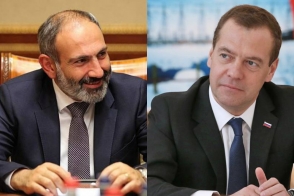 Пашинян и Медведев обсудили предстоящее 30 апреля в Ереване заседание Евразийского межправсовета