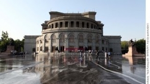 Артисты Театра оперы и балета намерены провести акцию протеста