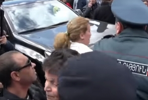 Կույր քաղաքացին չկարողացավ իր ասելիքը հասցնել Փաշինյանին