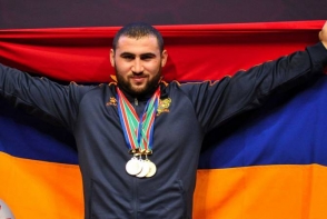Симон Мартиросян стал чемпионом Европы по тяжелой атлетике