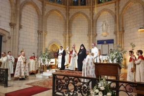В Париже отслужена литургия в память о жертвах Геноцида армян