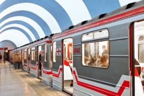 Թբիլիսիի մետրոյում 20 տարեկան երիտասարդը նետվել է գնացքի տակ