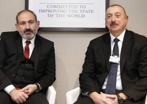 Пашинян и Алиев провели короткую беседу в Брюсселе (видео)