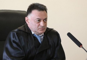 Изменившему меру пресечения в отношении Кочаряна судье представят ходатайство о самоотводе