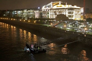 Прогулочный катер с десятками туристов на борту затонул в Будапеште
