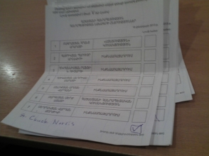 Փաստորեն, ՉԱԿ ՆՈՐԻՍ գրող այդ անլուրջ, մանկամիտ, պարզունակ ընտրողը ներկա ԱԺ-ի անդամներից մեկն է