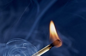 Քաղաքացին սպառնում է ինքնահրկիզվել