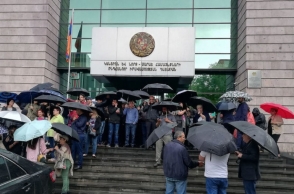 Դատարանների մուտքերն արգելափակելուն ուղղված գործողությունների ընթացքում տեղի ունեցած միջադեպերի առթիվ ՀՔԾ-ն քրեական գործ չի հարուցի