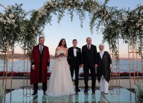 Эрдоган стал свидетелем на свадьбе игрока «Арсенала» Озила (видео)
