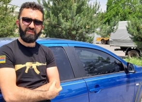 Գնալով ավելի են խորացնում հայաստանցի-արցախցի բաժանումը