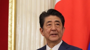 Премьер-министр Японии впервые за 40 лет направился в Иран