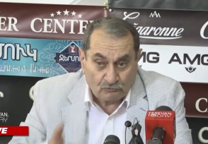 «Մինչ մենք ընկել ենք մարտական ուղի անցած գեներալների հետևից, Ադրբեջանում զորավարժություններ են» (տեսանյութ)