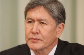 Парламент Киргизии лишил неприкосновенности бывшего президента Атамбаева